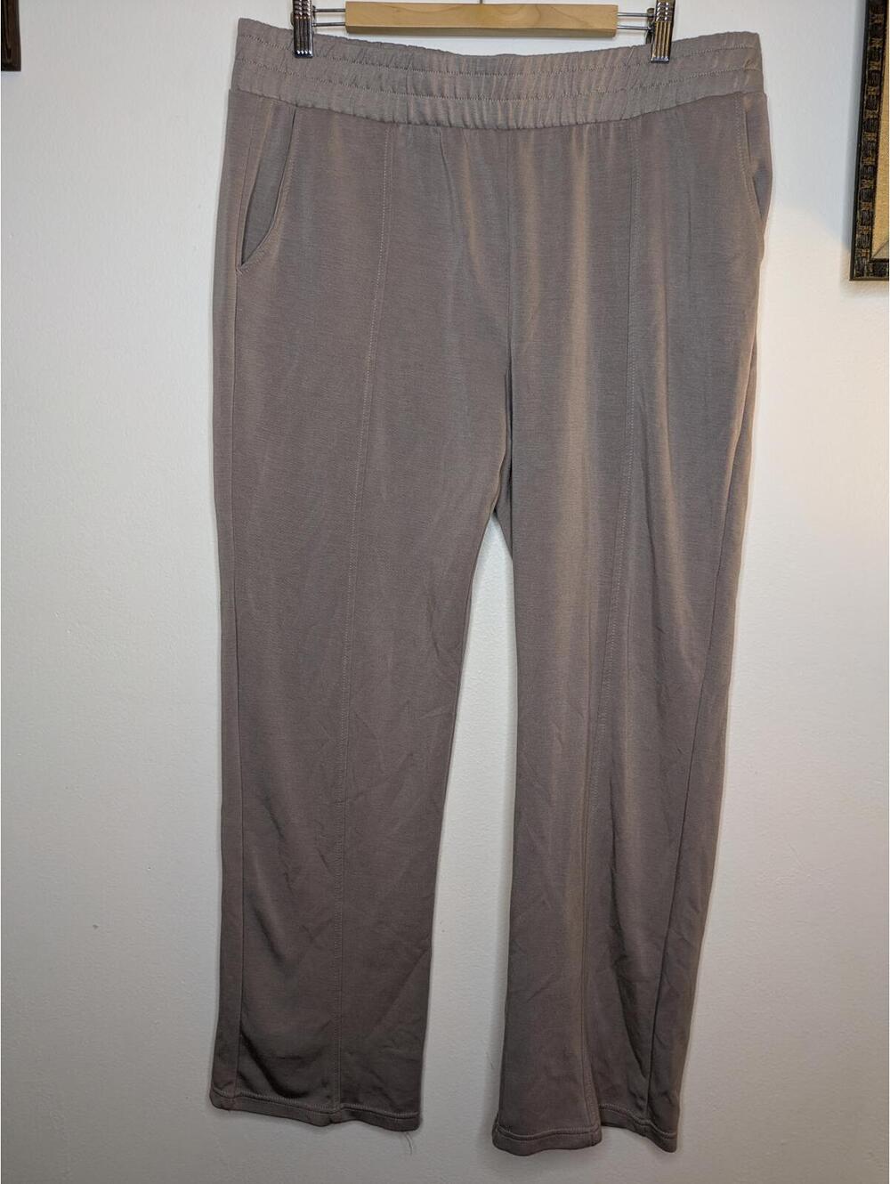 Danskin Women's Lounge Pants Size XL Taupe Soft Knit Straight Leg Pockets